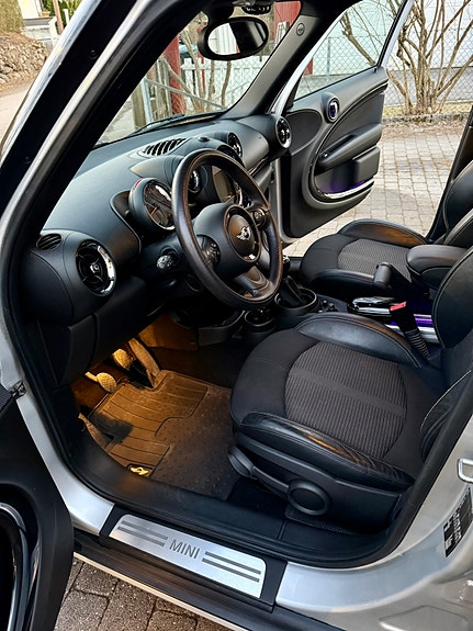 MINI Countryman Cooper D 28 of 30
