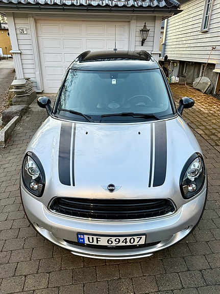 MINI Countryman Cooper D 2 of 30