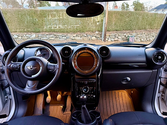 MINI Countryman Cooper D 25 of 30