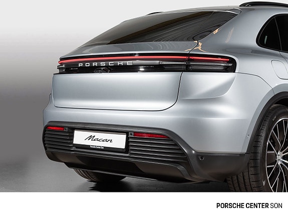 Porsche Macan 15 of 30