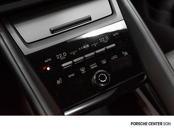 Porsche Macan 28 of 30
