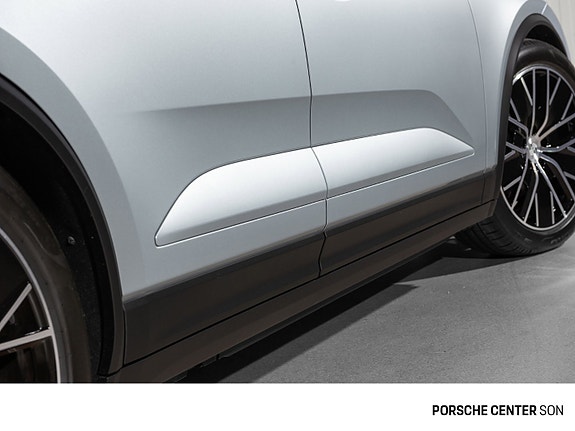Porsche Macan 16 of 30