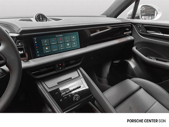 Porsche Macan 27 of 30