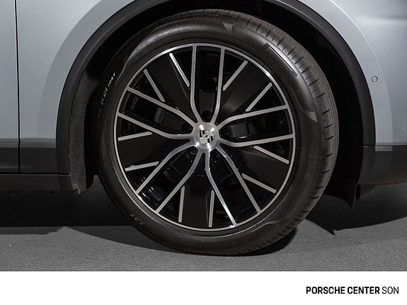 Porsche Macan 18 of 30