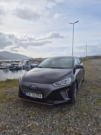 Hyundai IONIQ 2 of 17