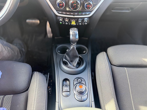 MINI Countryman Cooper SE 16 of 29