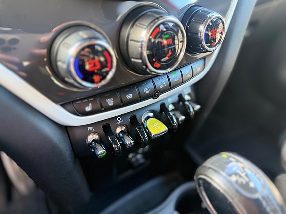 MINI Countryman Cooper SE 17 of 29