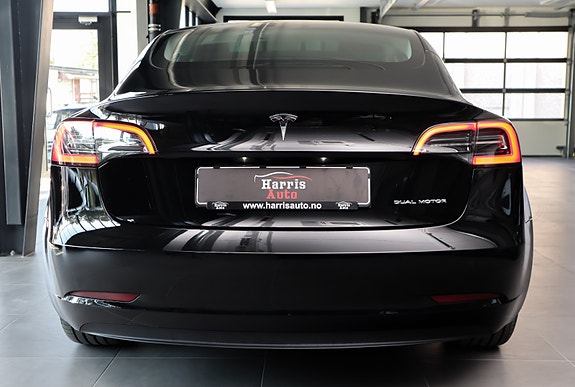 Tesla Model 3 9 of 30