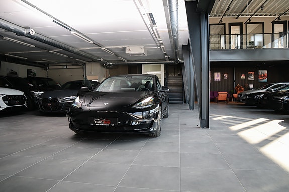 Tesla Model 3 22 of 30