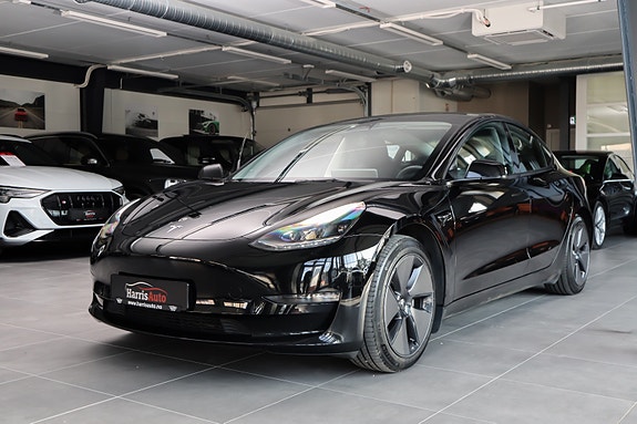 Tesla Model 3 20 of 30