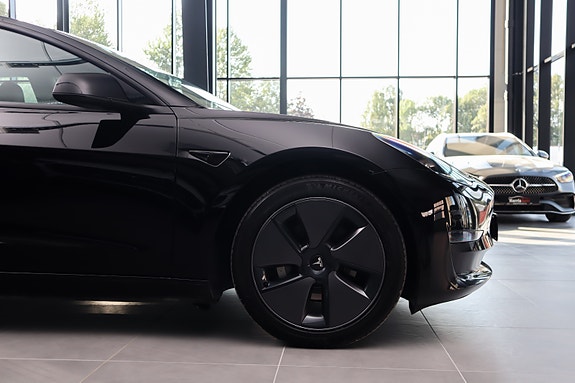 Tesla Model 3 14 of 30