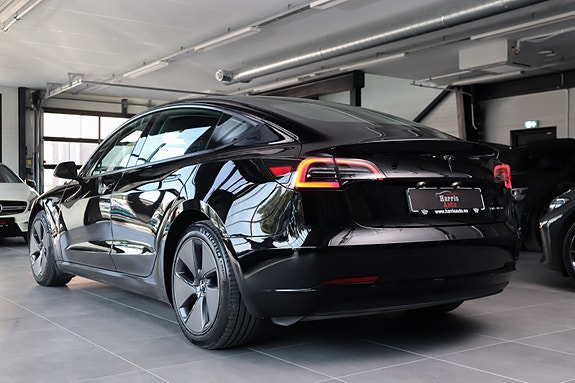 Tesla Model 3 8 of 30