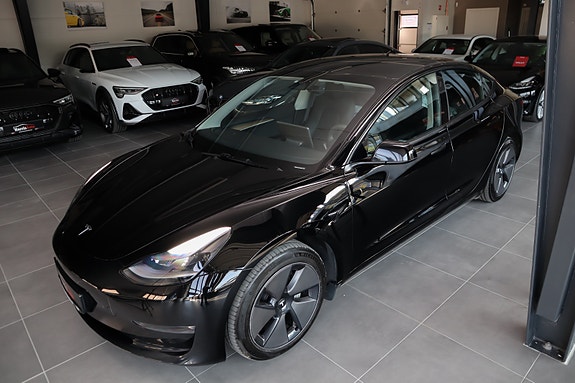 Tesla Model 3 7 of 30