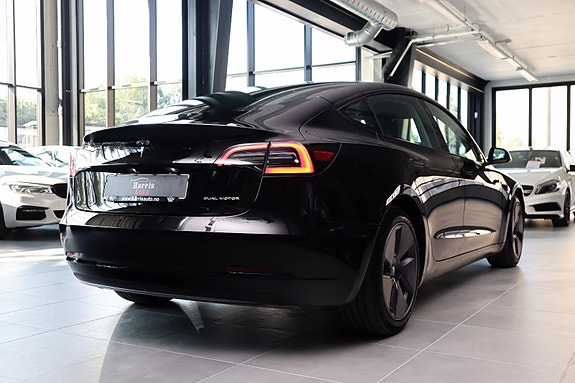 Tesla Model 3 11 of 30