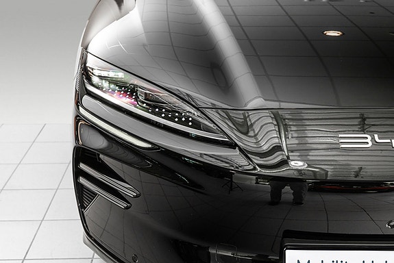 BYD Seal U 7 of 30