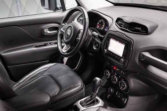 Jeep Renegade 24 of 25