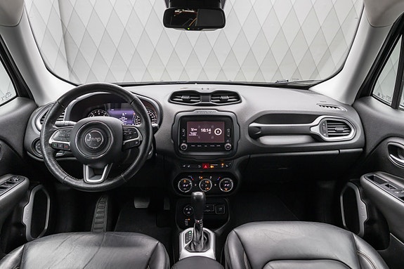 Jeep Renegade 16 of 25