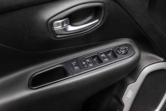 Jeep Renegade 13 of 25