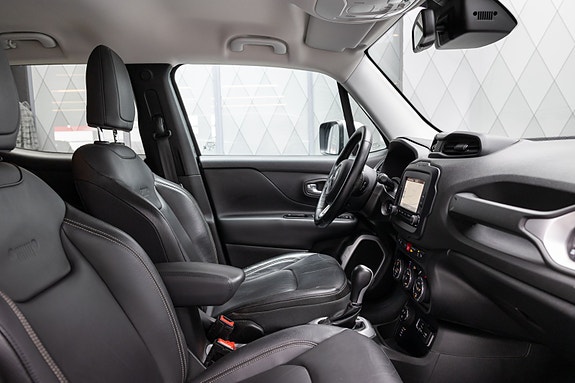 Jeep Renegade 25 of 25