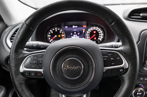 Jeep Renegade 17 of 25