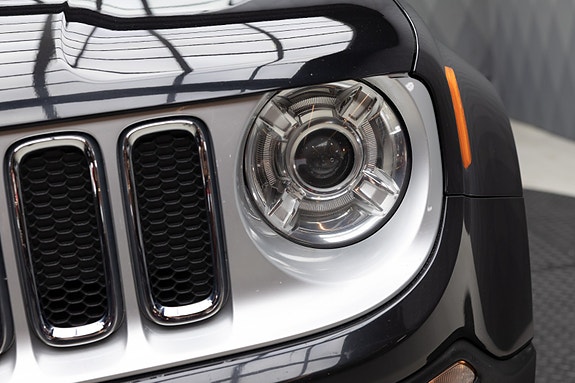 Jeep Renegade 5 of 25