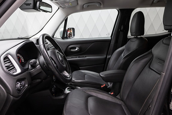 Jeep Renegade 15 of 25