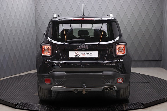 Jeep Renegade 6 of 25
