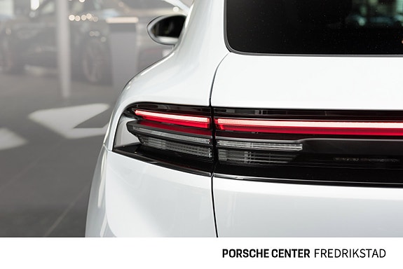 Porsche Macan 8 of 30