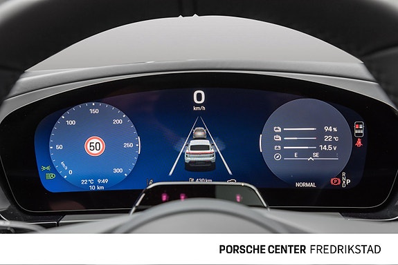 Porsche Macan 27 of 30