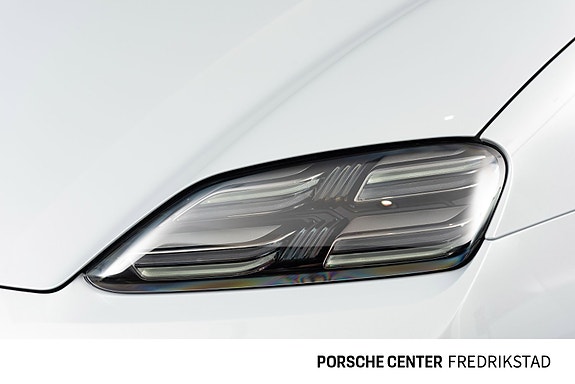Porsche Macan 10 of 30