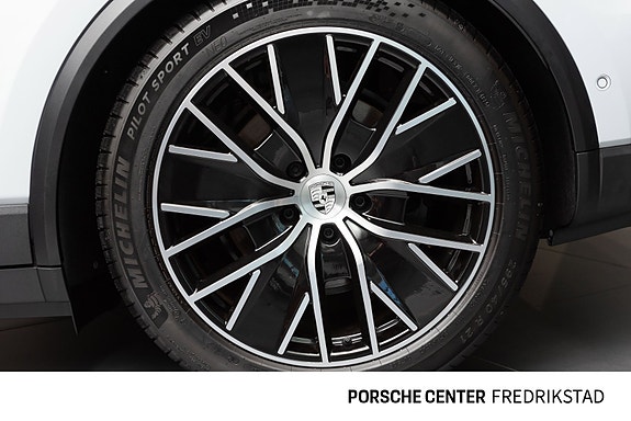 Porsche Macan 17 of 30