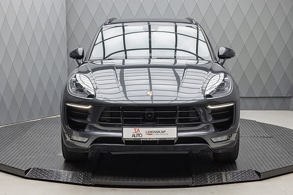 Porsche Macan 3 of 30