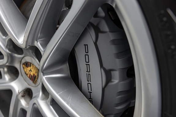 Porsche Macan 12 of 30
