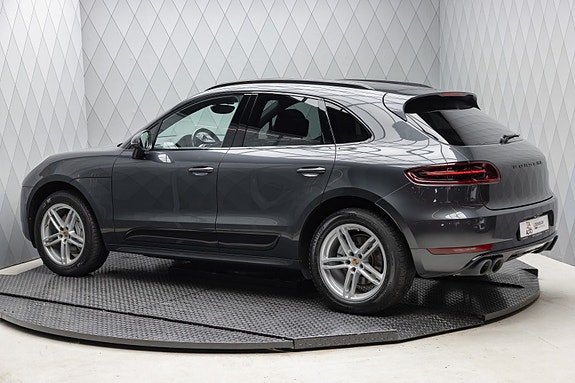 Porsche Macan 6 of 30