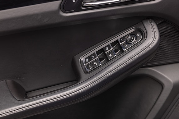 Porsche Macan 14 of 30