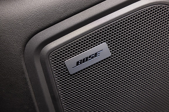 Porsche Macan 15 of 30