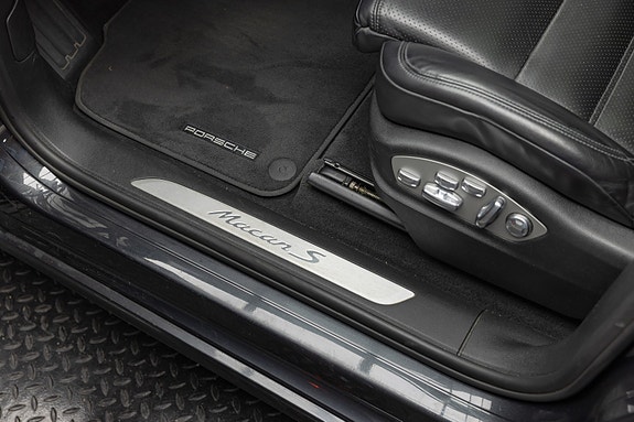 Porsche Macan 16 of 30