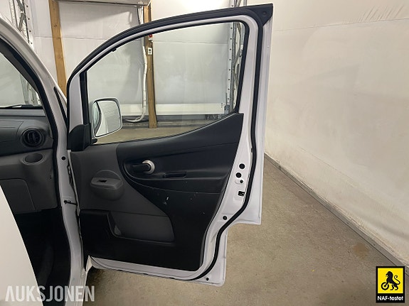 Nissan e-NV200 8 of 30