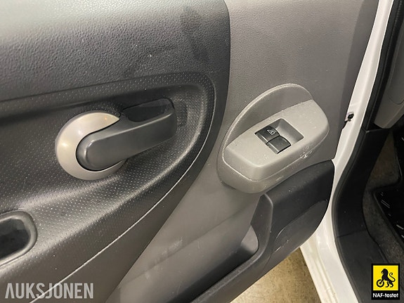Nissan e-NV200 15 of 30