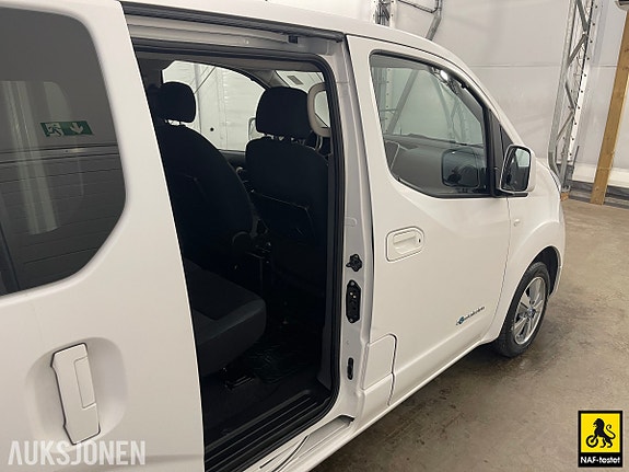 Nissan e-NV200 10 of 30