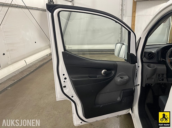 Nissan e-NV200 14 of 30