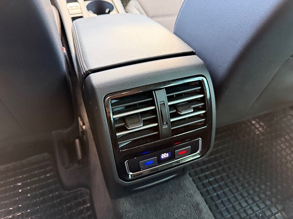 Volkswagen Passat Alltrack 18 of 23