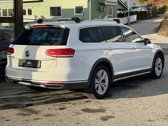 Volkswagen Passat Alltrack 5 of 23