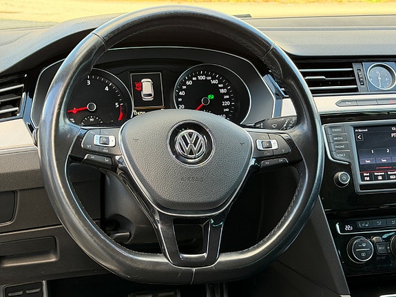 Volkswagen Passat Alltrack 14 of 23