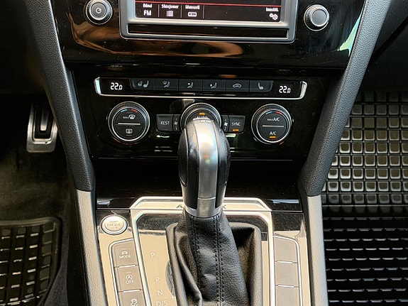 Volkswagen Passat Alltrack 11 of 23