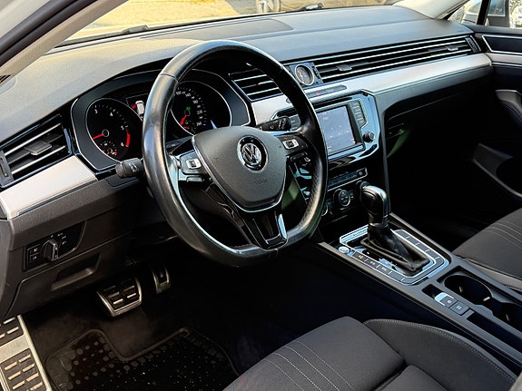 Volkswagen Passat Alltrack 7 of 23