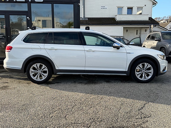 Volkswagen Passat Alltrack 6 of 23