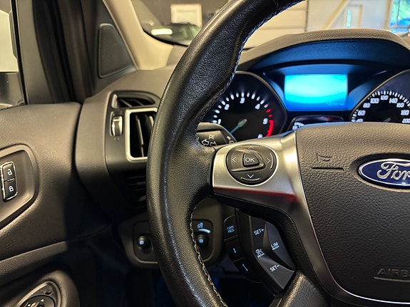 Ford Kuga 17 of 29