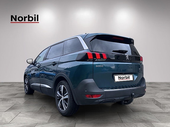 Peugeot 5008 3 of 21