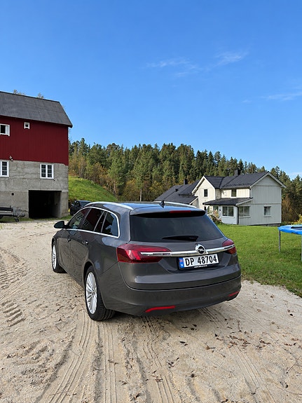 Opel Insignia 2 of 9